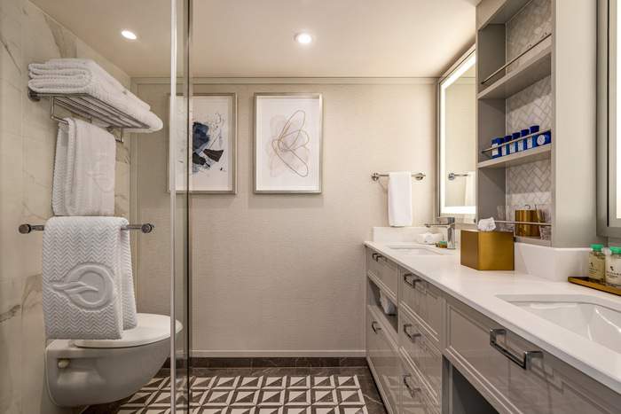 Oceania Cruises A-Class Penthouse Suite 0.jpg